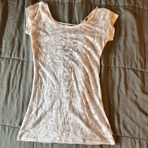 Derek heart small Women's White cover Top with skulls